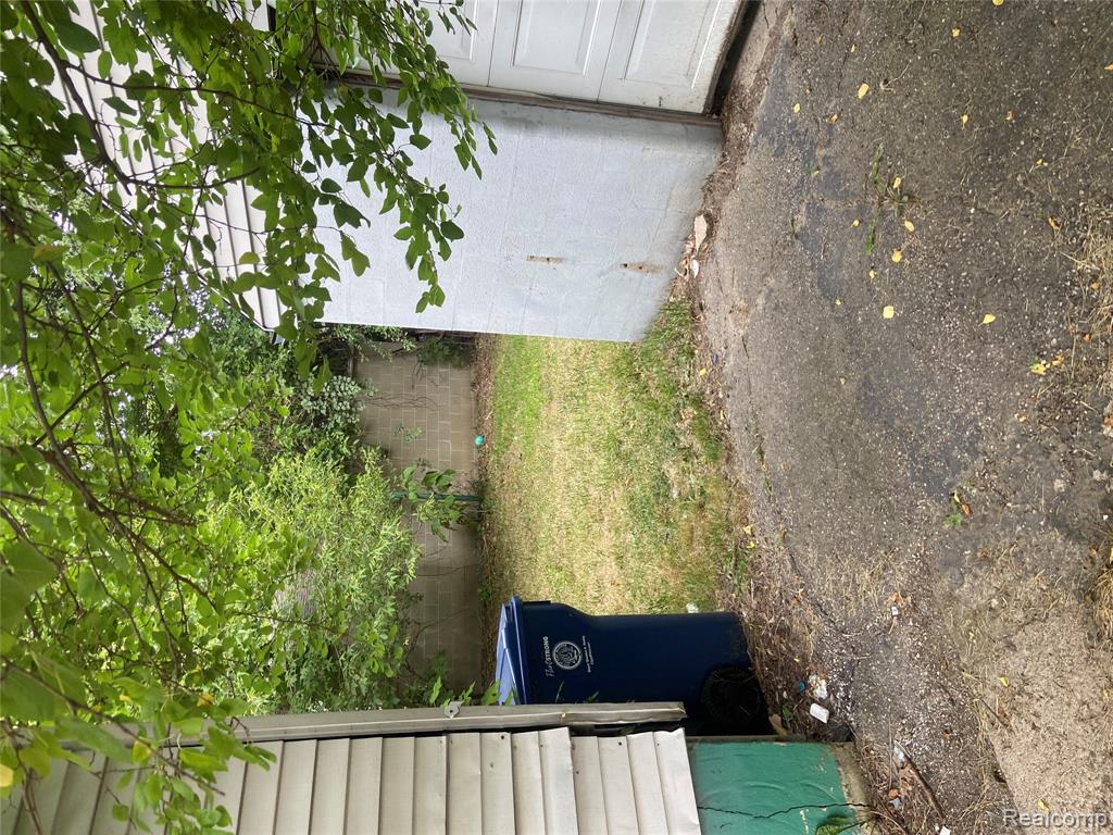 622 W Atherton Road Property Photo 3