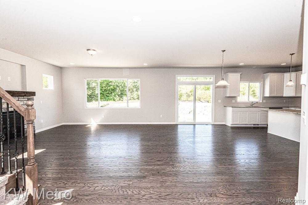 34608 John Bartley Circle Property Photo 4