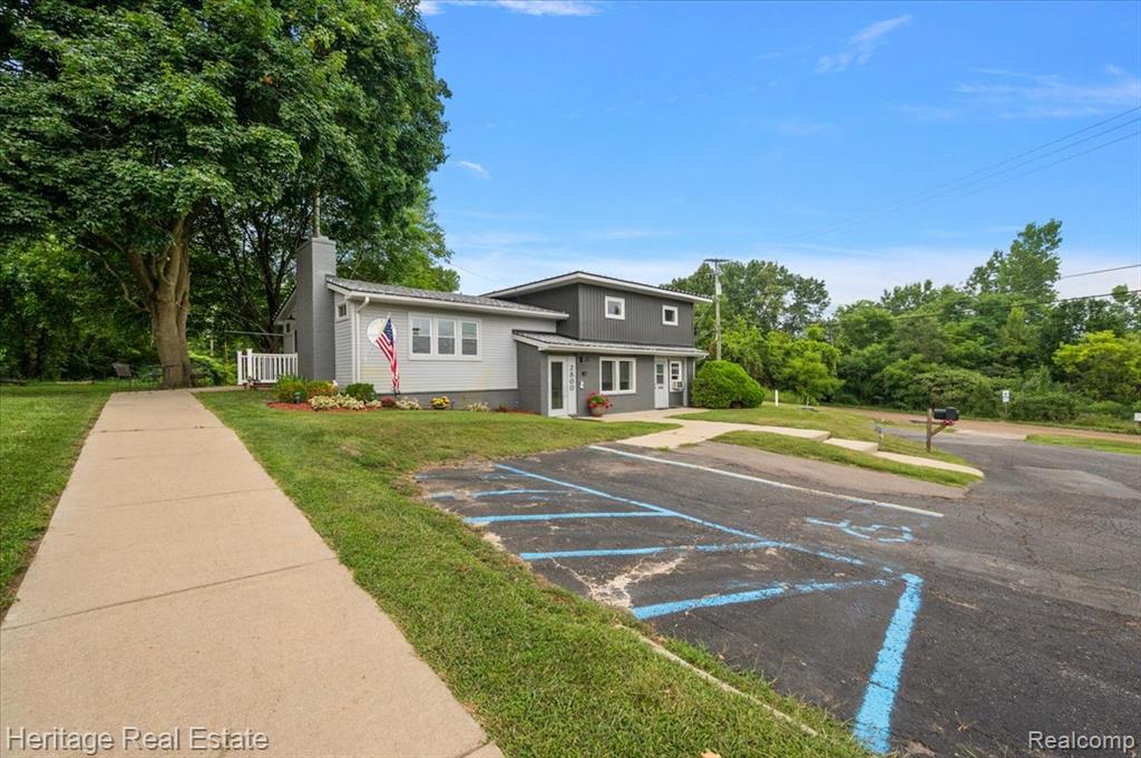 2800 S Lapeer Road Property Photo 8