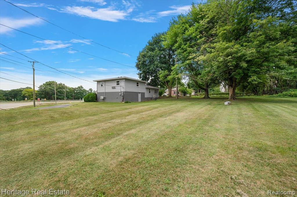 2800 S Lapeer Road Property Photo 12