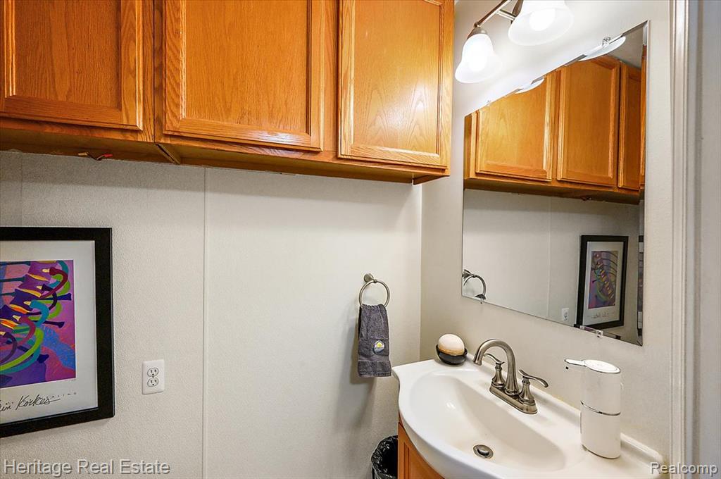2800 S Lapeer Road Property Photo 28