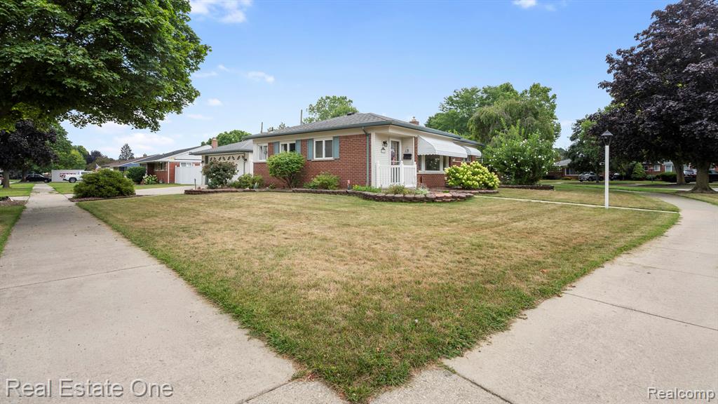 24748 Munson Street Property Photo 2