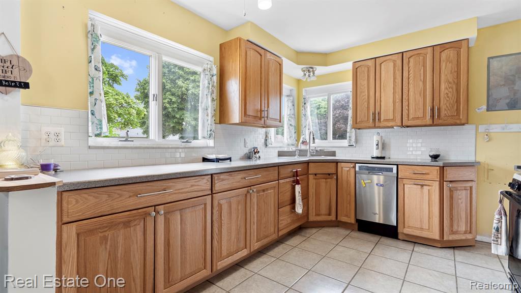 24748 Munson Street Property Photo 6