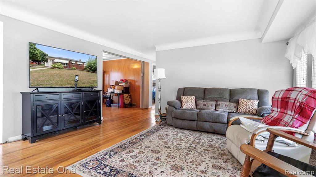 24748 Munson Street Property Photo 8