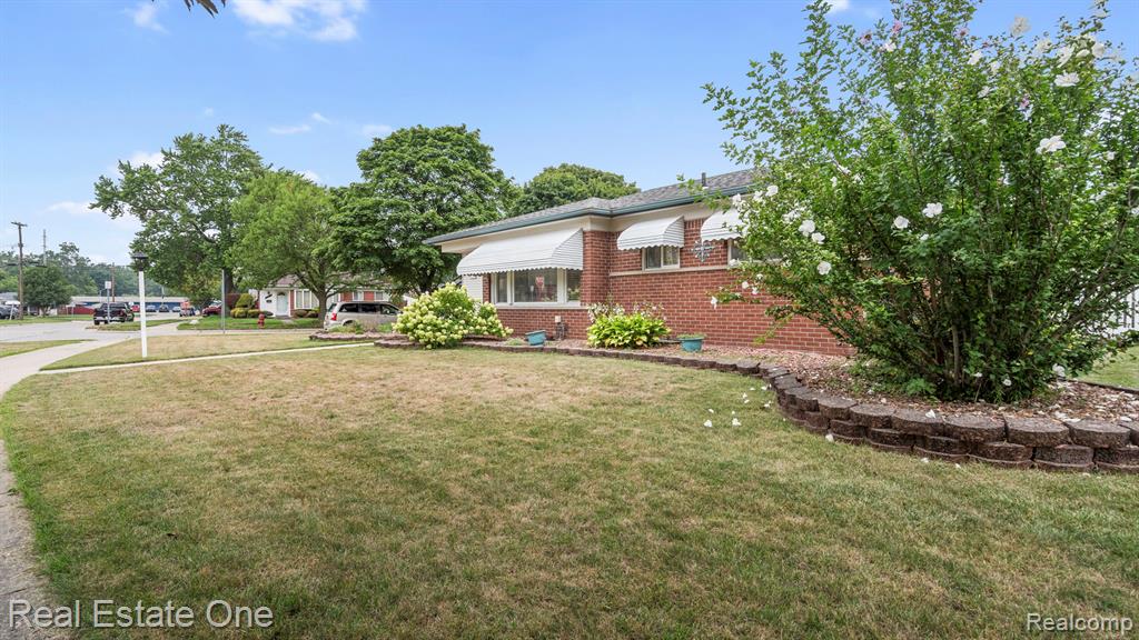 24748 Munson Street Property Photo 24