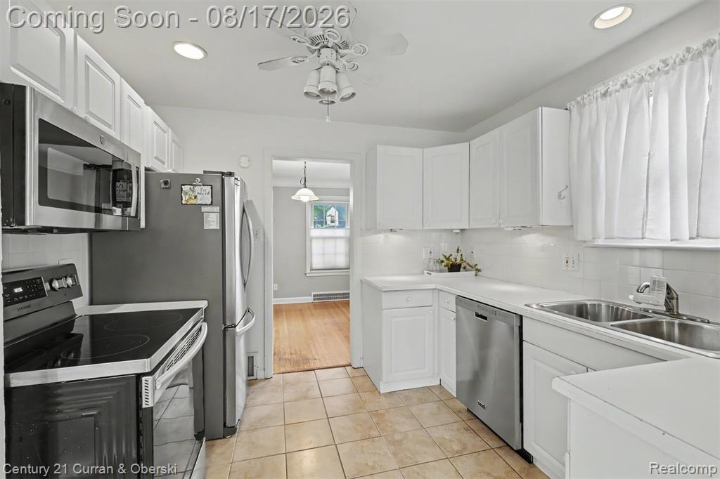23010 Murray Street Property Photo 14