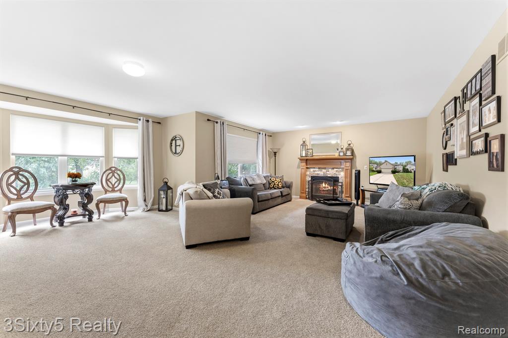 23157 Wagonwheel Drive Property Photo 4