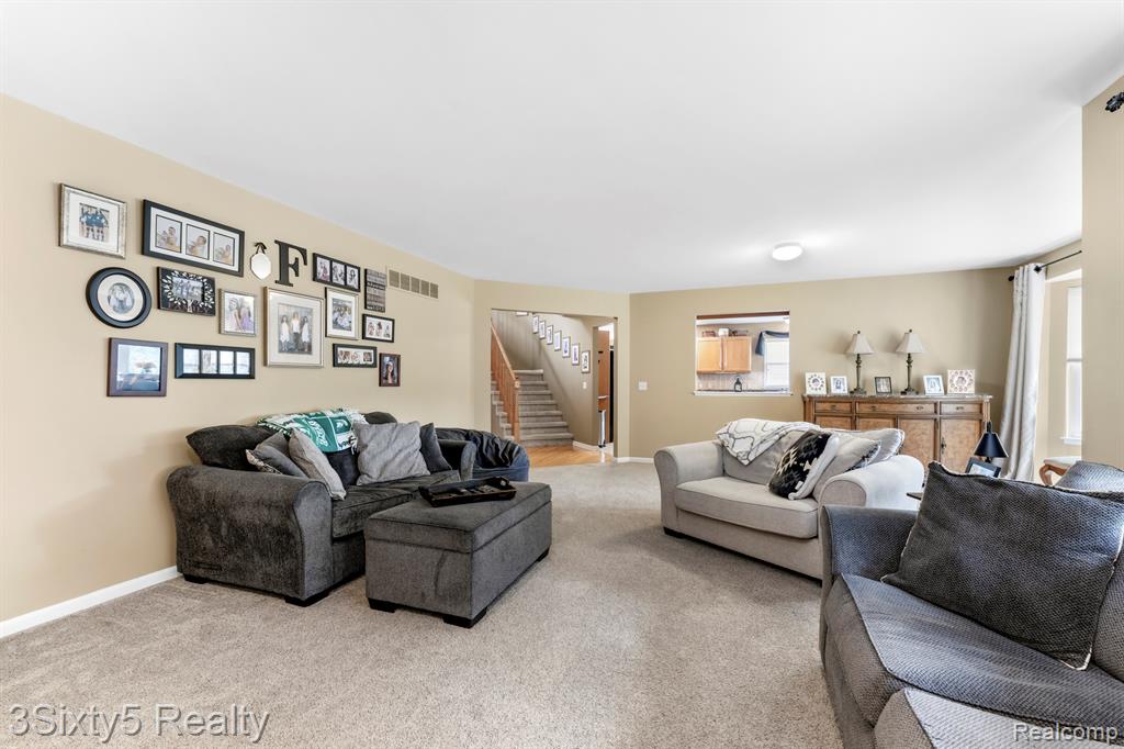 23157 Wagonwheel Drive Property Photo 5