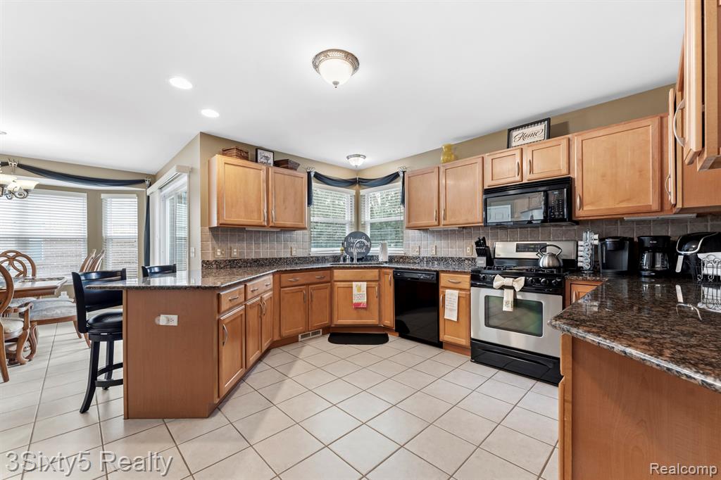 23157 Wagonwheel Drive Property Photo 7