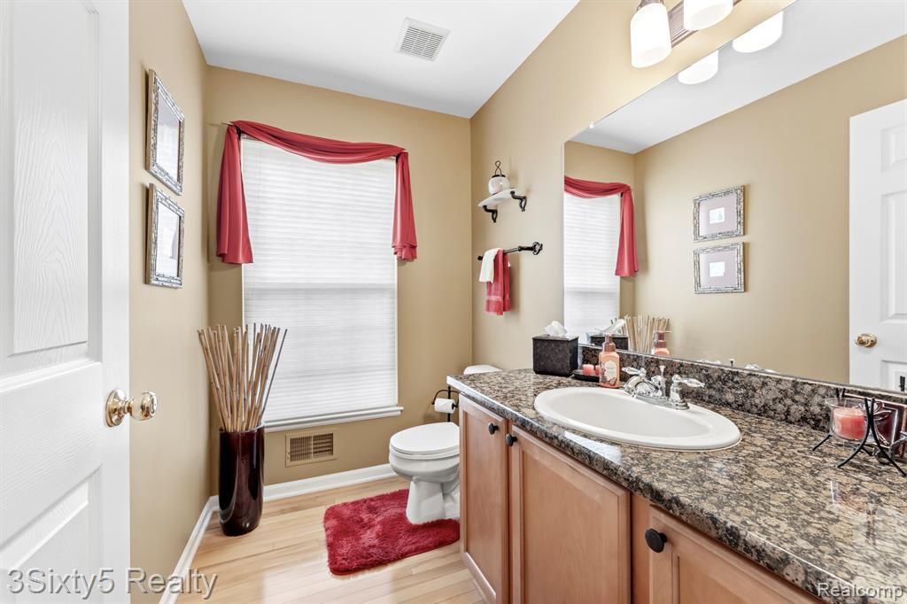 23157 Wagonwheel Drive Property Photo 11