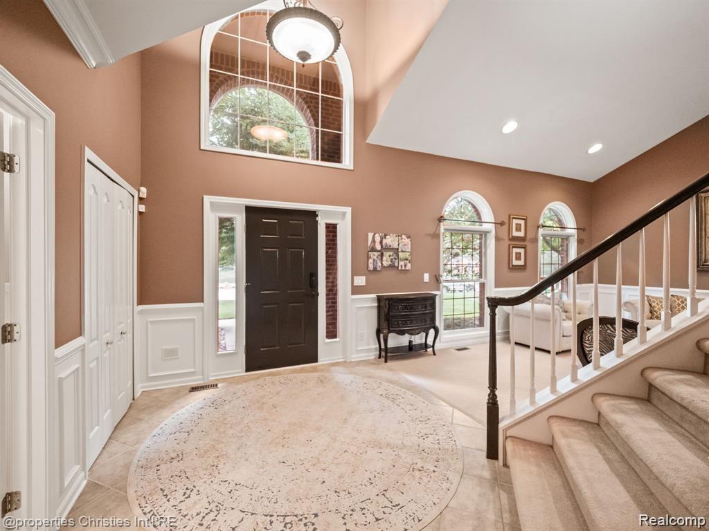 6304 Pennington Drive Property Photo 2