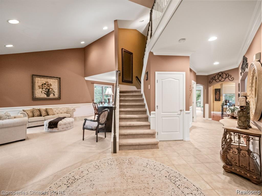 6304 Pennington Drive Property Photo 5