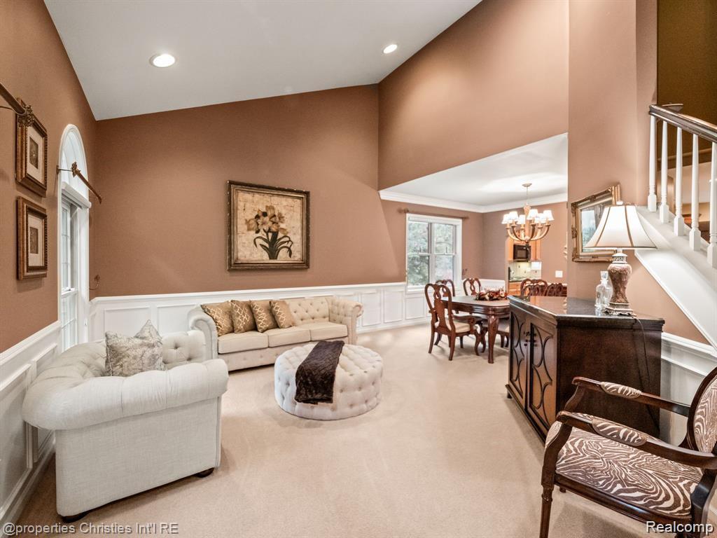 6304 Pennington Drive Property Photo 6