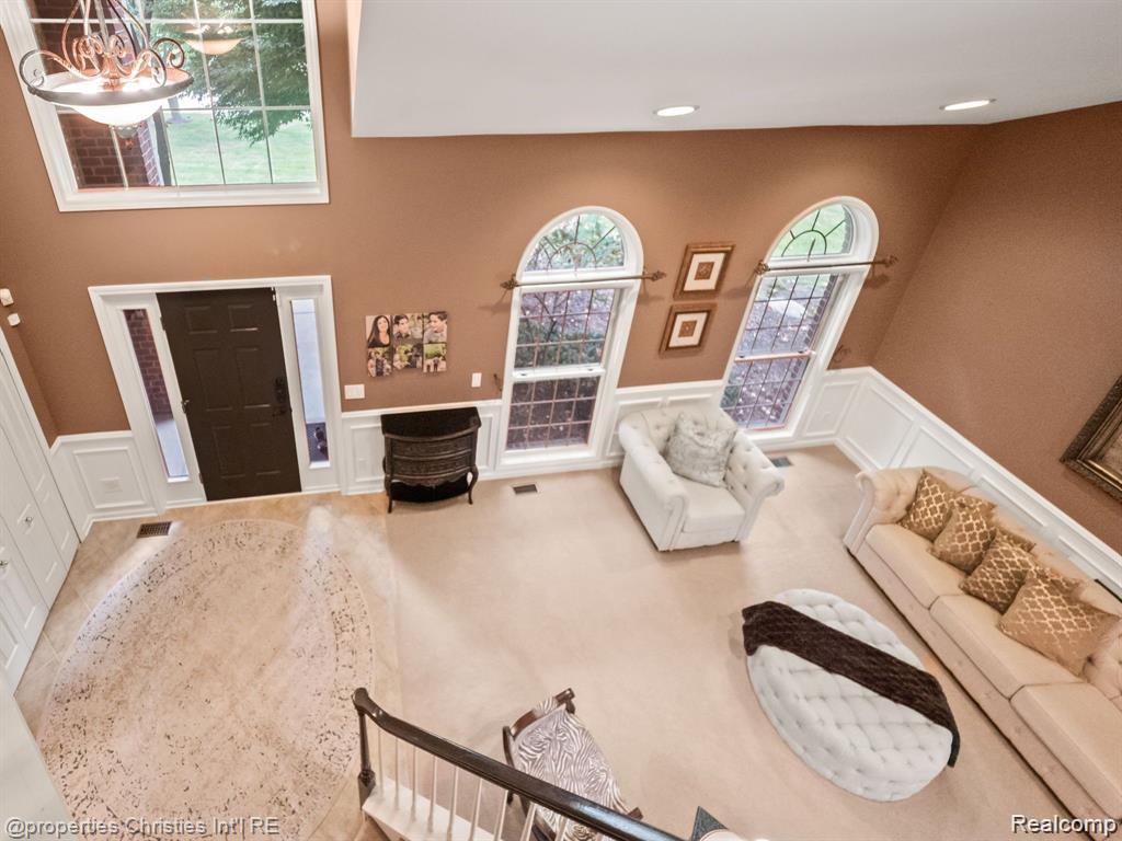 6304 Pennington Drive Property Photo 7