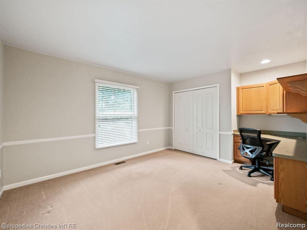 6304 Pennington Drive Property Photo 12