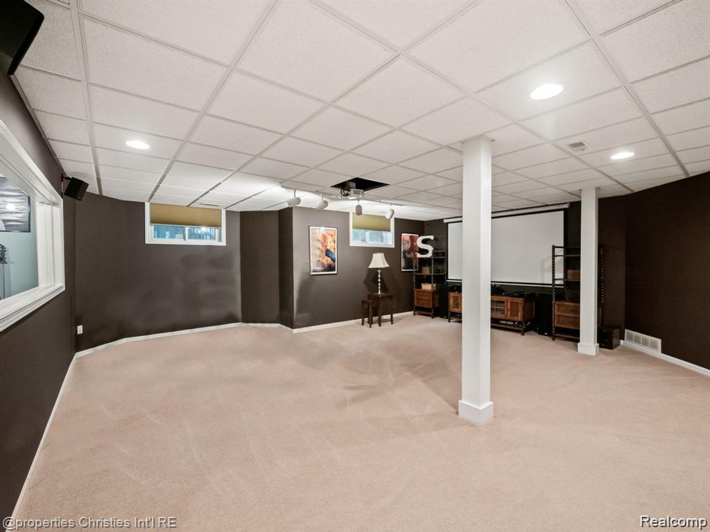 6304 Pennington Drive Property Photo 14