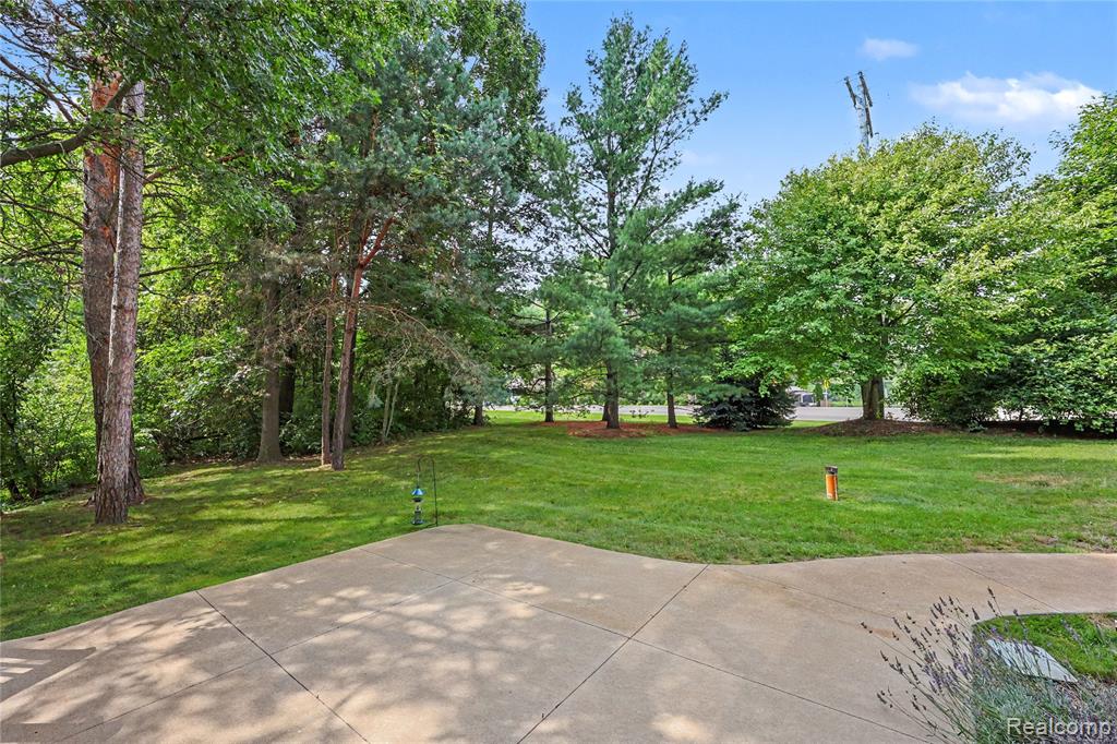 6304 Pennington Drive Property Photo 24