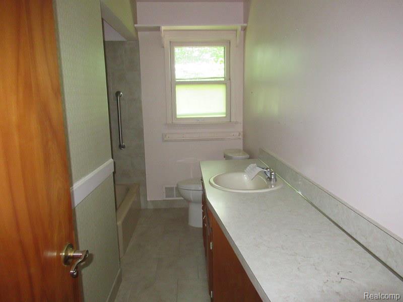 50300 North Avenue Property Photo 9