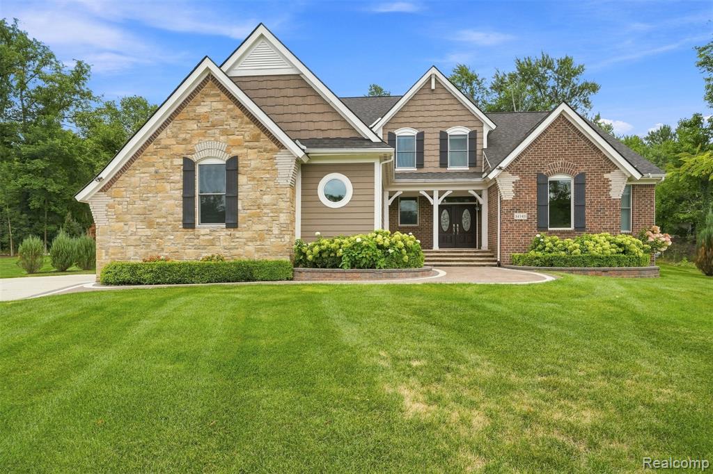 34145 Oak Forest Drive Property Photo 1