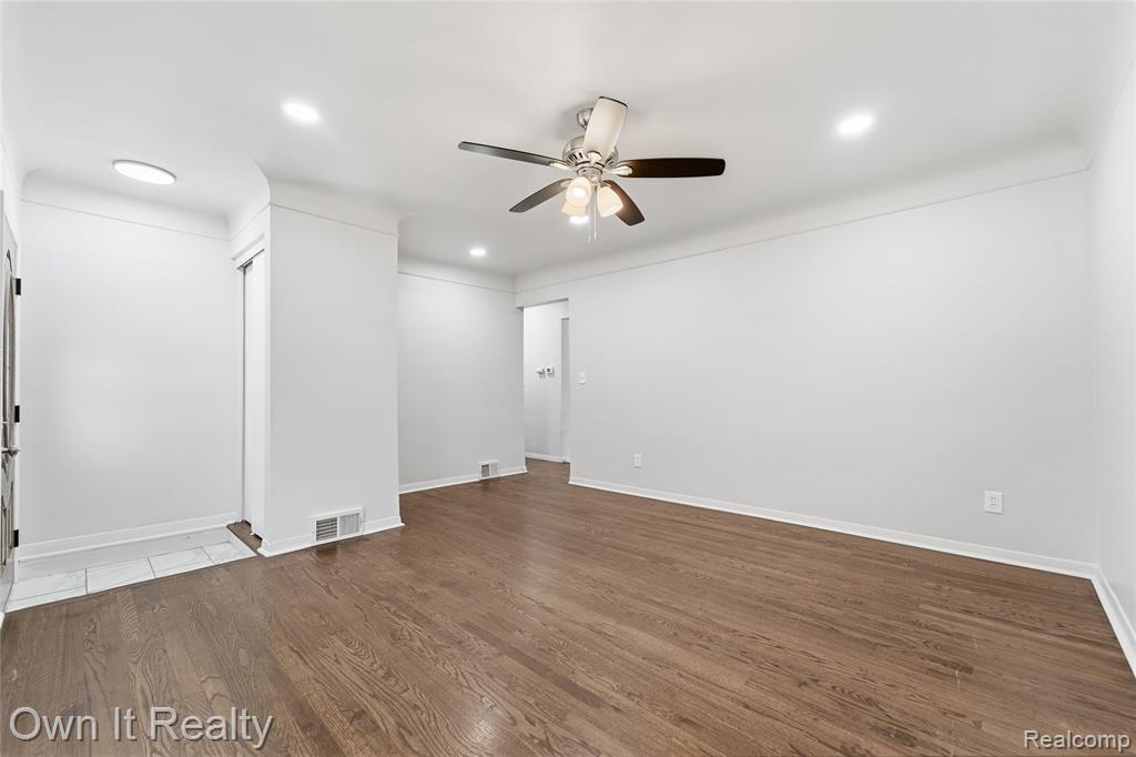 24985 Mabray Avenue Property Photo 5