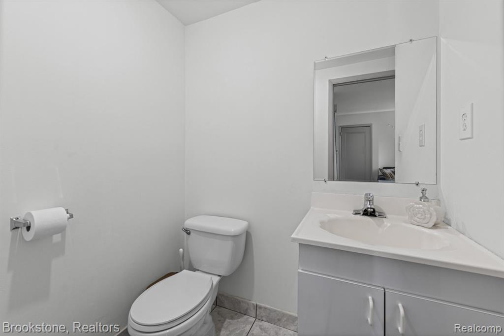 1925 Nicholas Court Property Photo 7