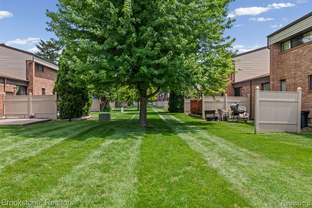 1925 Nicholas Court Property Photo 23