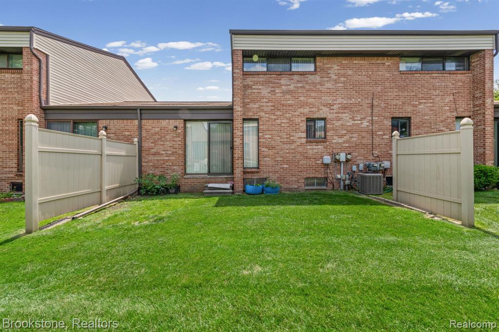 1925 Nicholas Court Property Photo 25