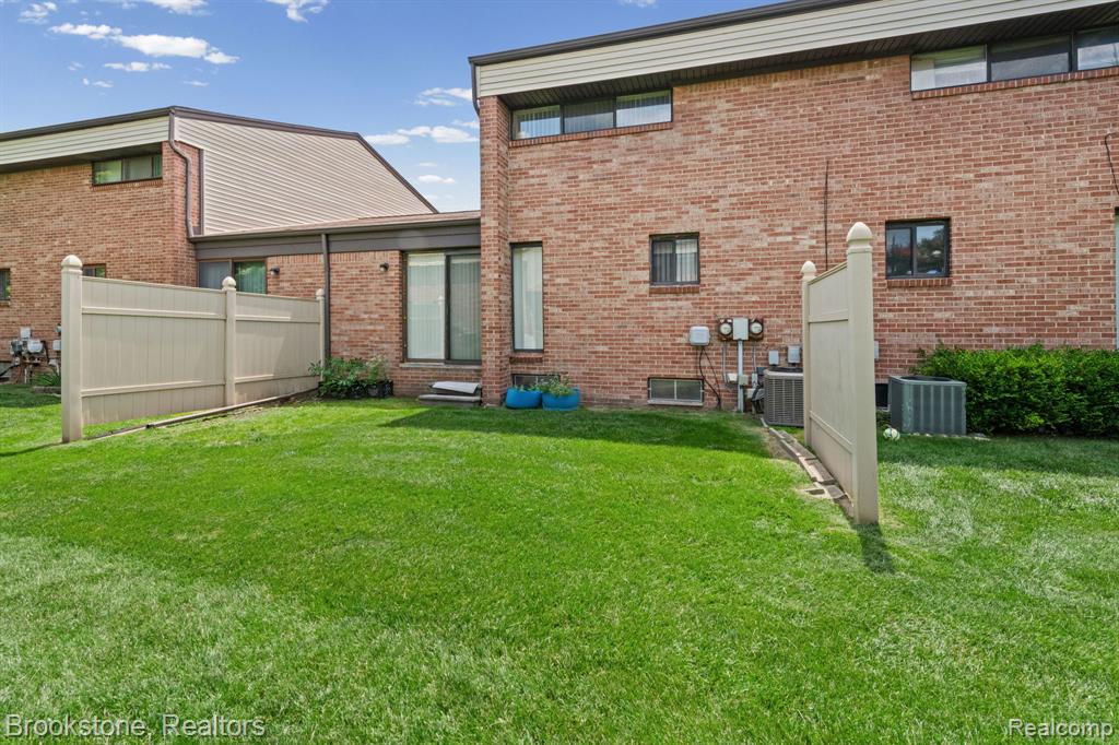 1925 Nicholas Court Property Photo 26