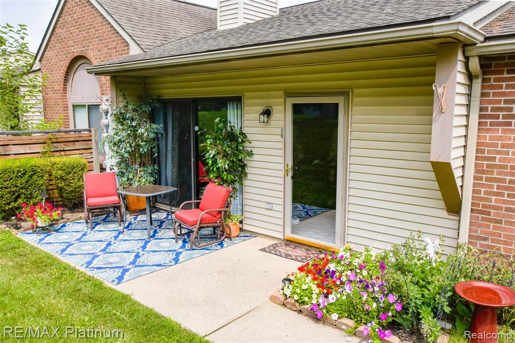 338 Spring Brooke Drive Property Photo 1