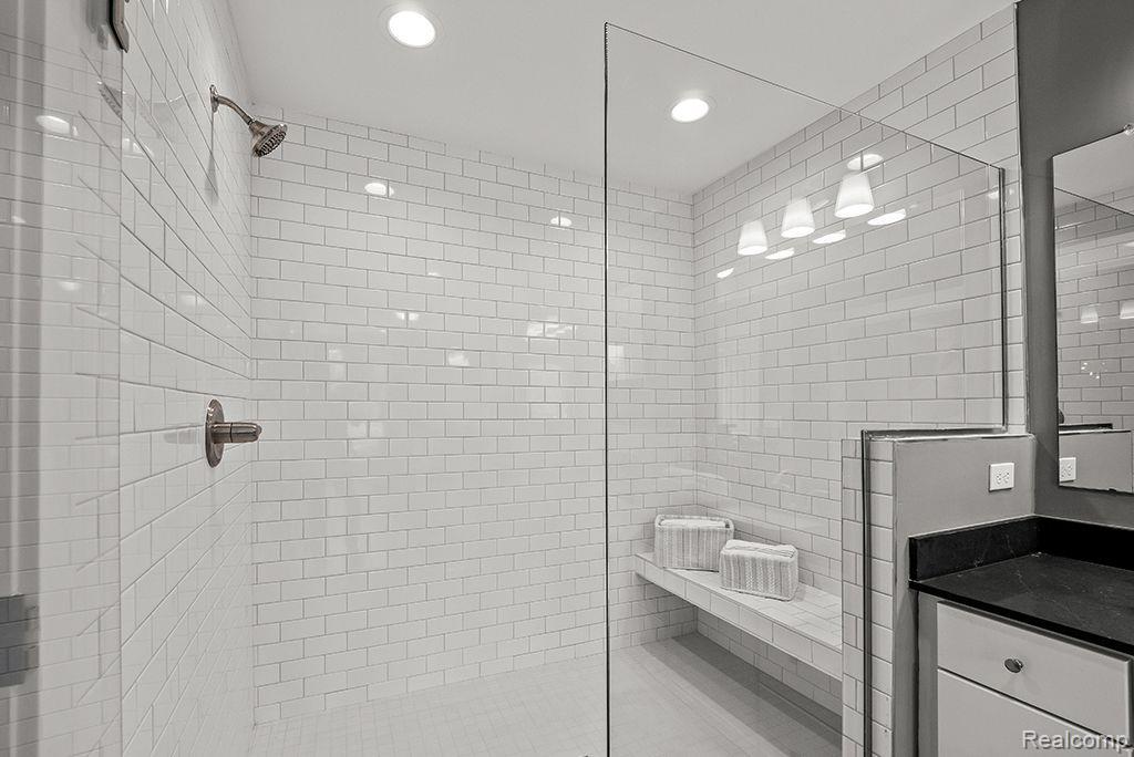 14302 Edenshire Drive Property Photo 10
