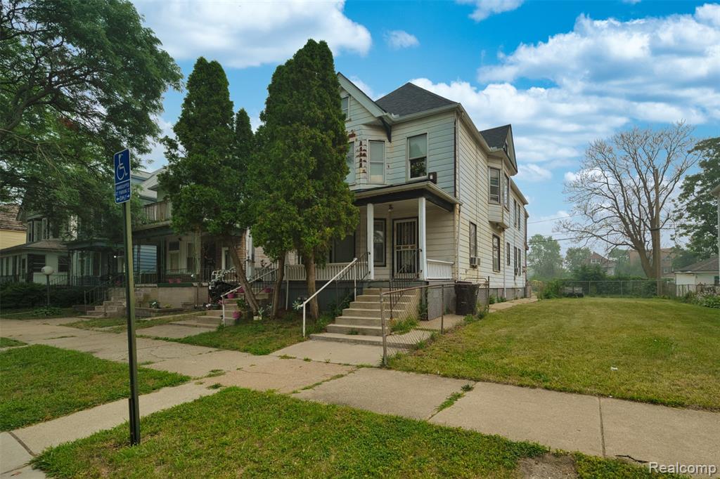 1718 Canton Street Property Photo 1