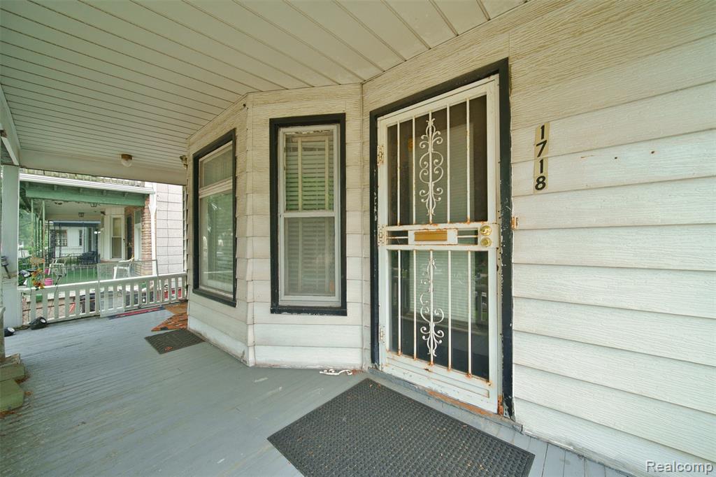 1718 Canton Street Property Photo 4