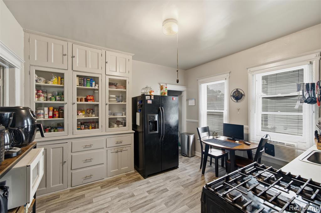 1718 Canton Street Property Photo 6