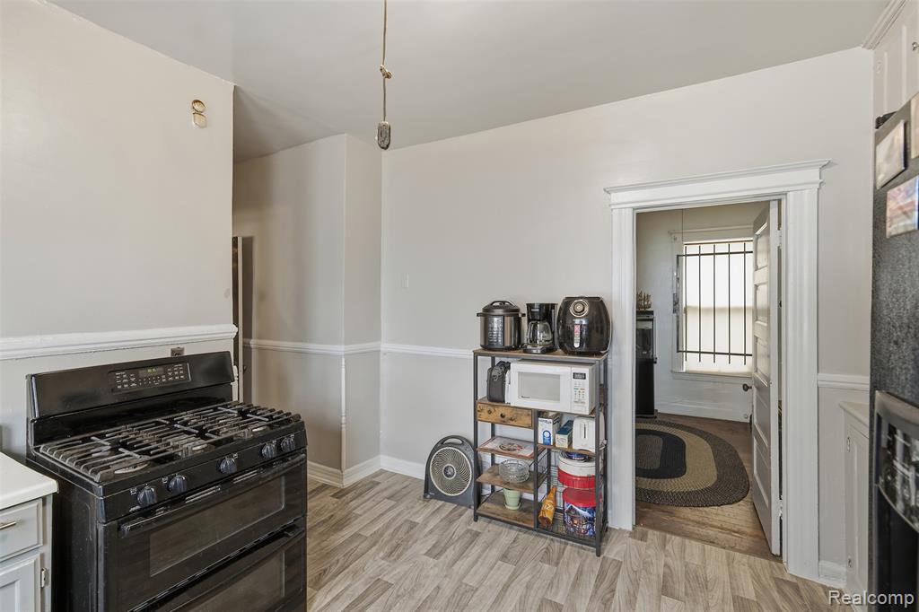 1718 Canton Street Property Photo 8