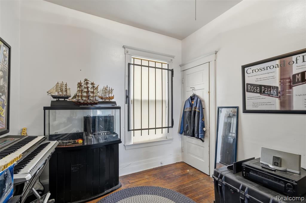 1718 Canton Street Property Photo 10