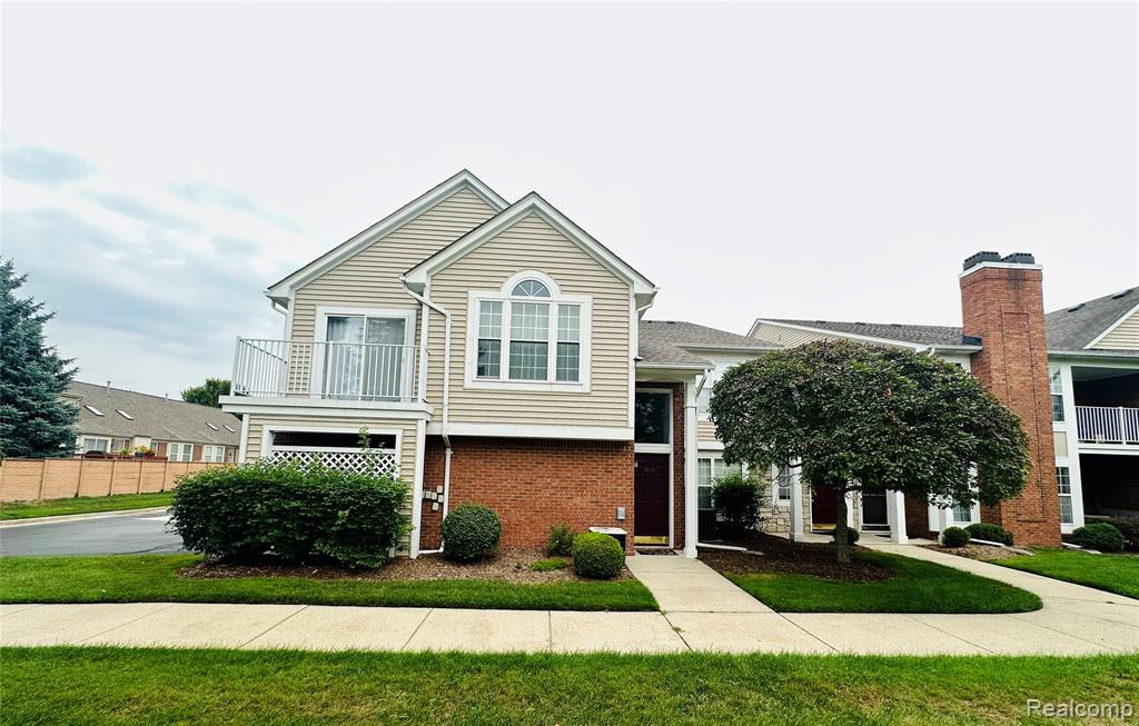 4033 Berkshire Drive Property Photo 1
