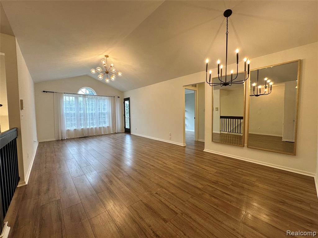4033 Berkshire Drive Property Photo 2