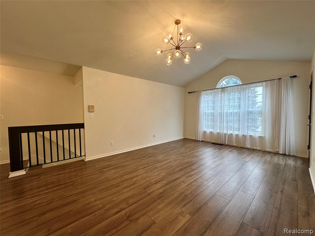 4033 Berkshire Drive Property Photo 7