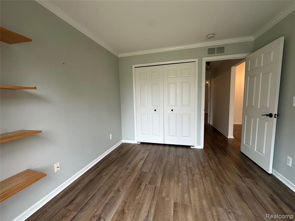 4033 Berkshire Drive Property Photo 8