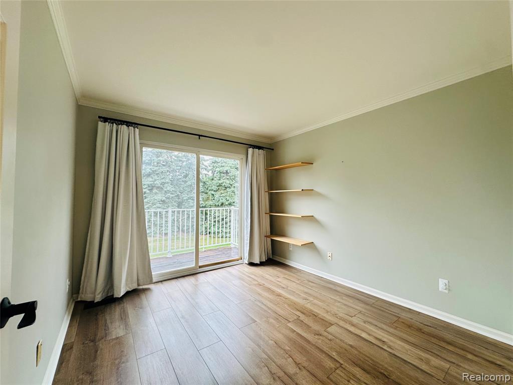 4033 Berkshire Drive Property Photo 9