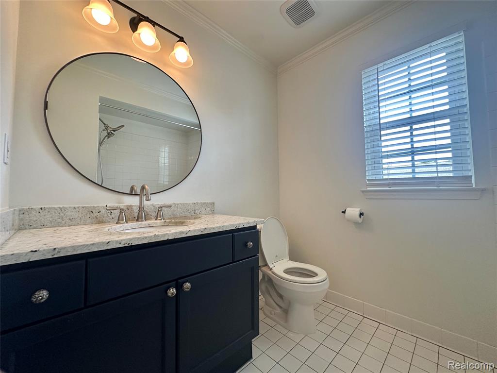 4033 Berkshire Drive Property Photo 10