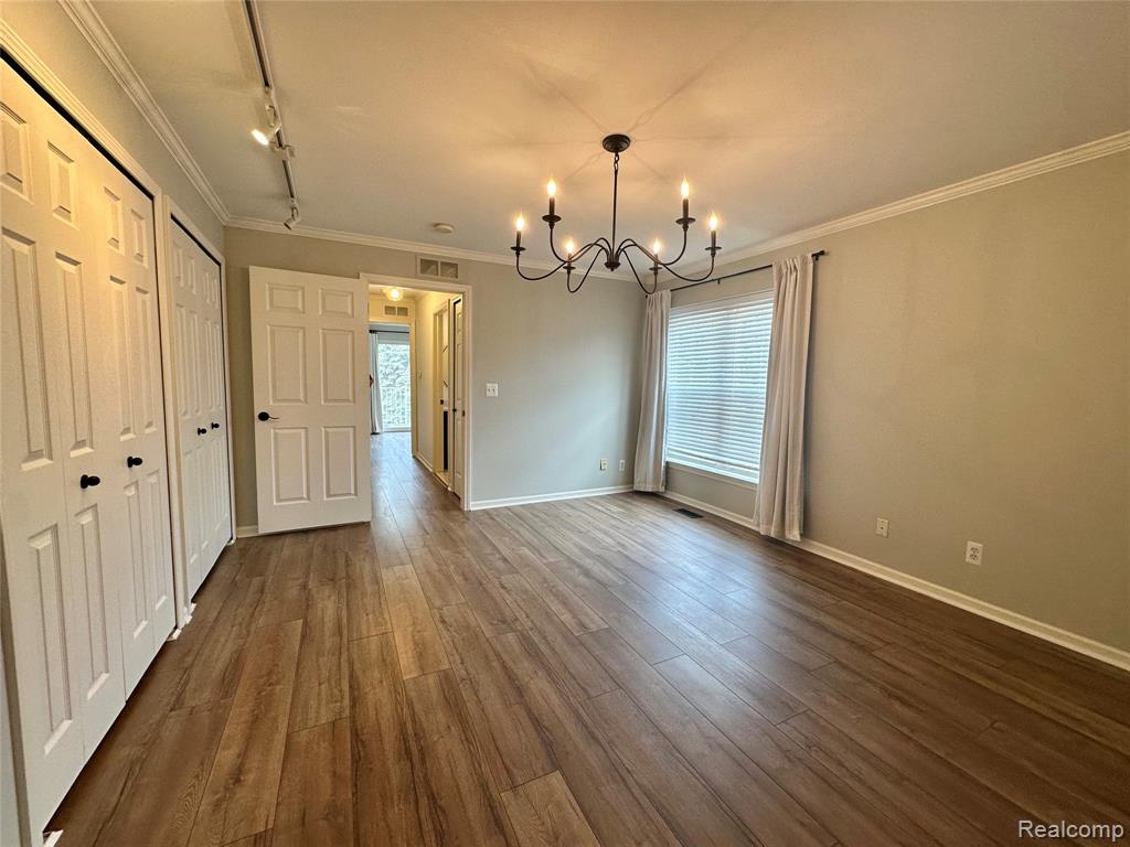 4033 Berkshire Drive Property Photo 14