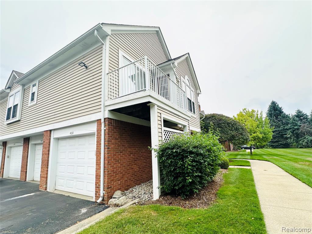 4033 Berkshire Drive Property Photo 15