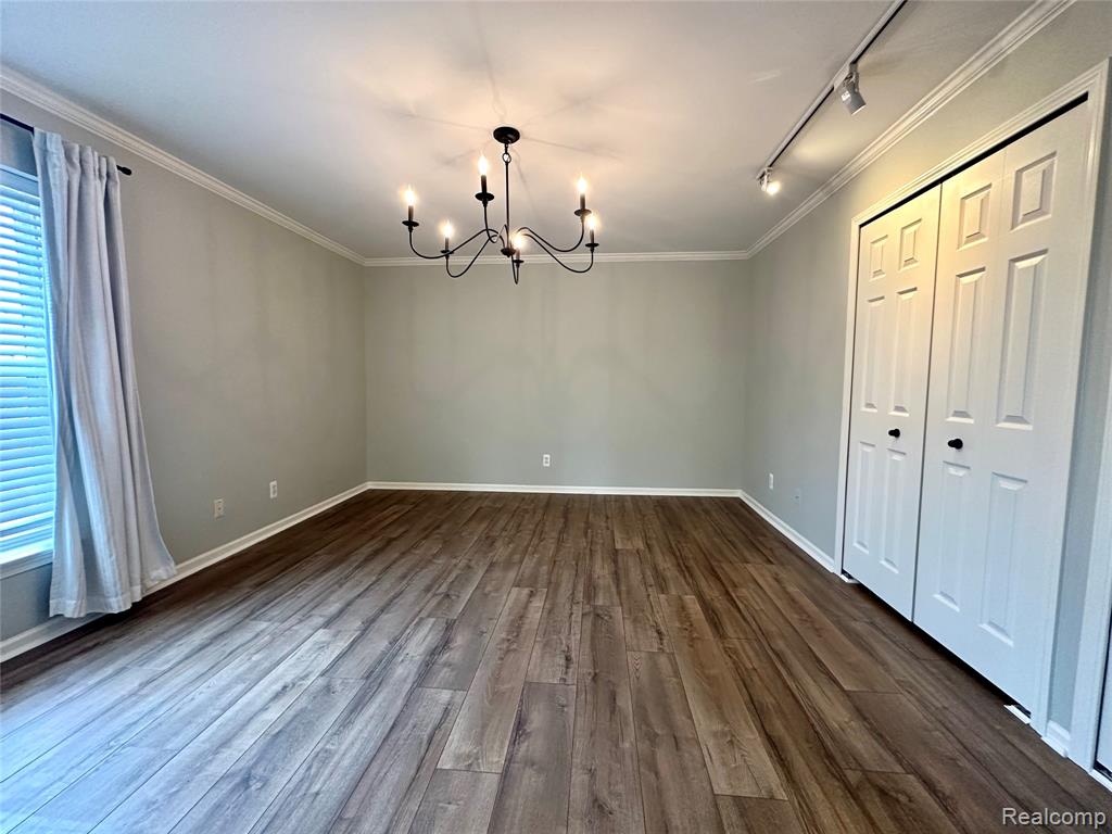 4033 Berkshire Drive Property Photo 16