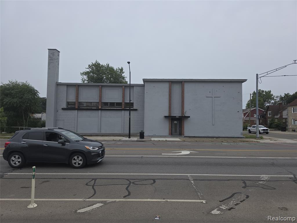 15760 E Warren Avenue Property Photo 1