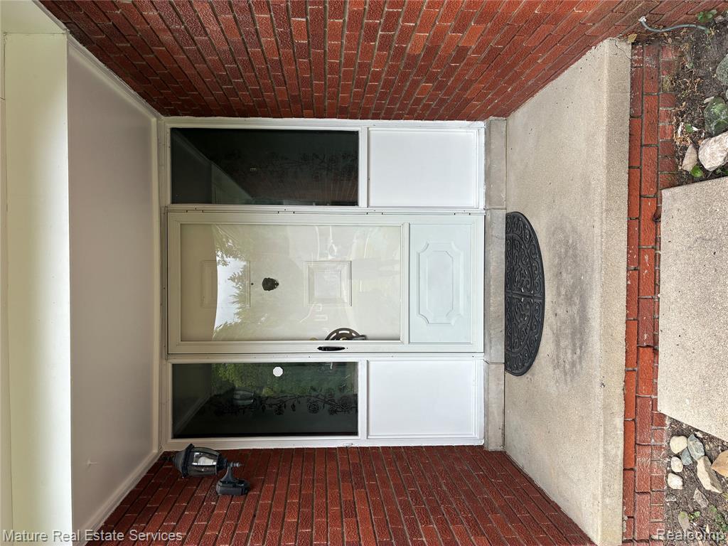 18570 Bungalow Drive Property Photo 2