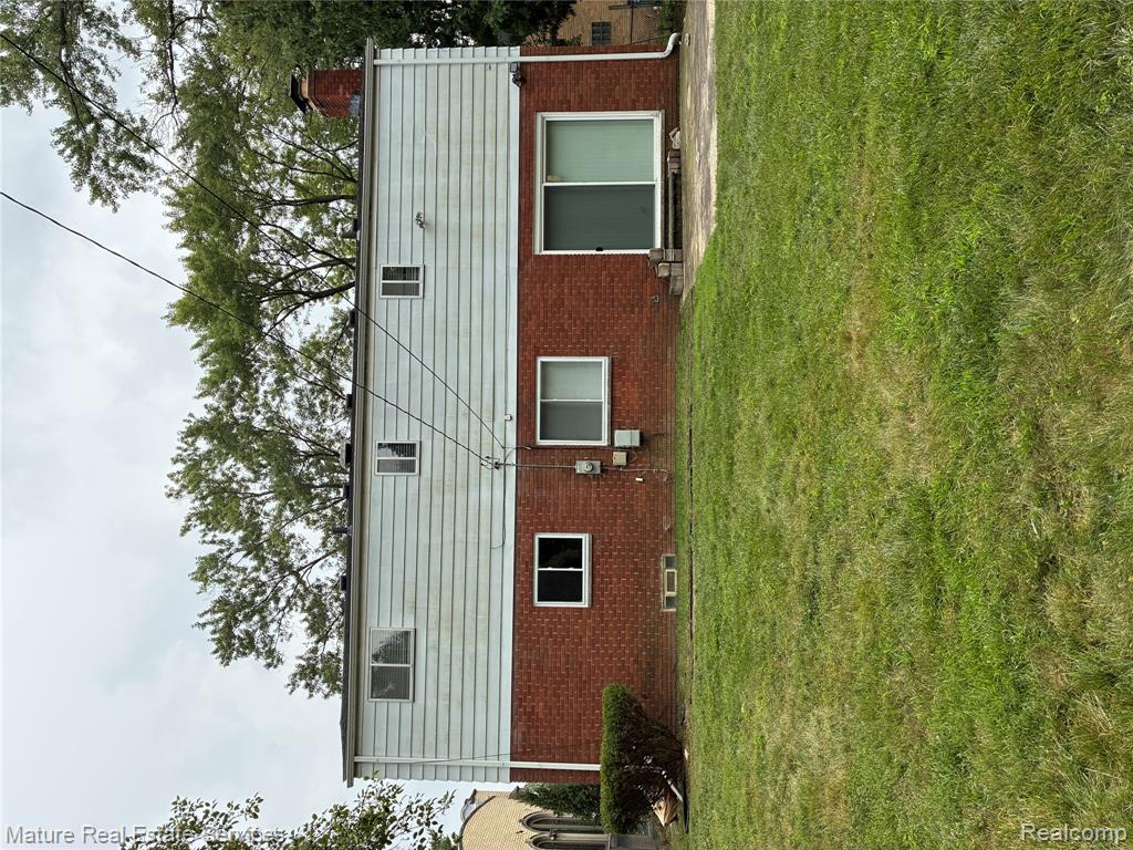 18570 Bungalow Drive Property Photo 4