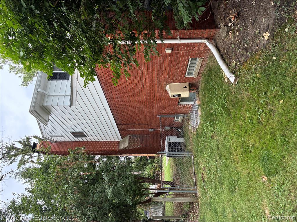 18570 Bungalow Drive Property Photo 6