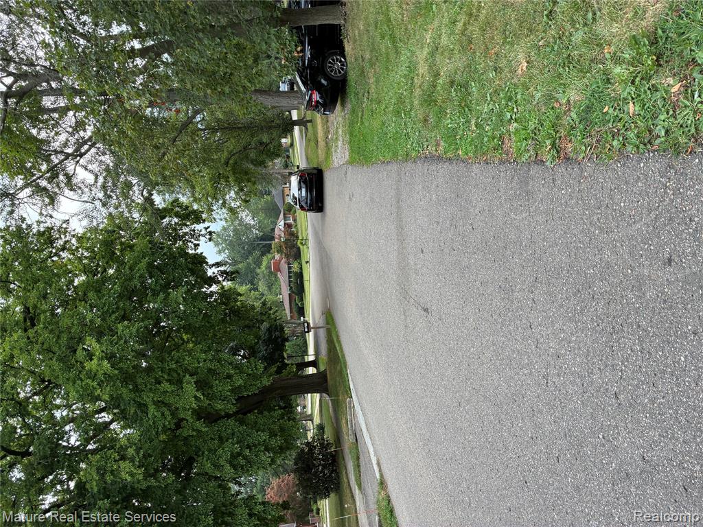 18570 Bungalow Drive Property Photo 9