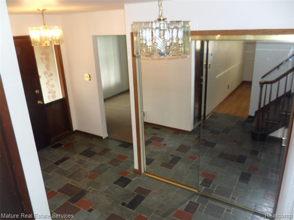 18570 Bungalow Drive Property Photo 11
